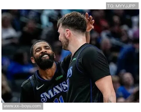 夺笋77与欧文携手送礼快船球迷调侃送走队友成常态